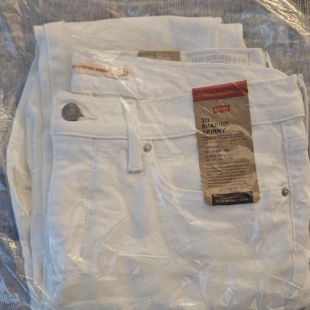 Levi's Women's White Shaping Skinny Jeans